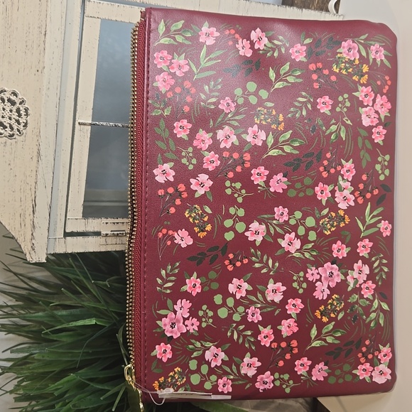 Faith Large Deluxe Pouch - Picture 3 of 3